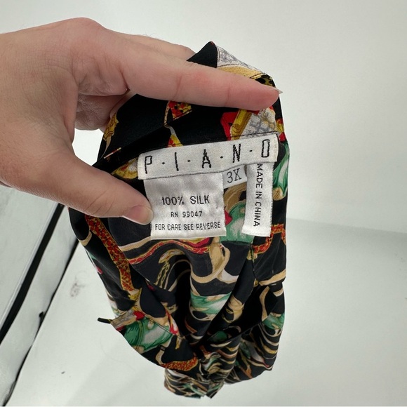 Vintage 100% Silk Blouse Novelty Print Chain Purse Print Size 3XL Piano Brand - Picture 3 of 5